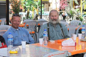 Uwe und Frank am Kaffetratsch in Aqaba
